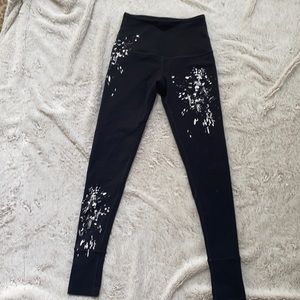 Black paint splattered leggings xs
